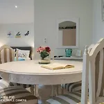 And Blue Βίλα Glykadi