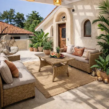And Blue Villa