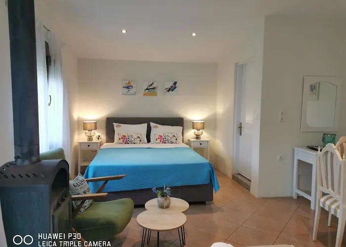 And Blue Vilă Glykadi