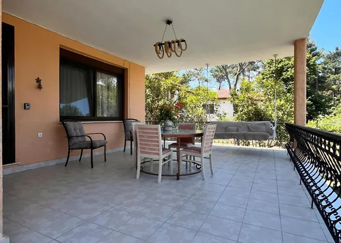 And Blue Villa Glykadi