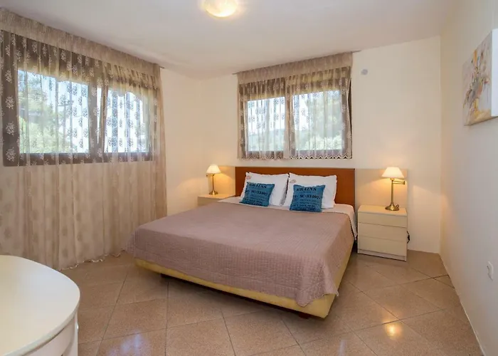 Villa And Blue Glykadi